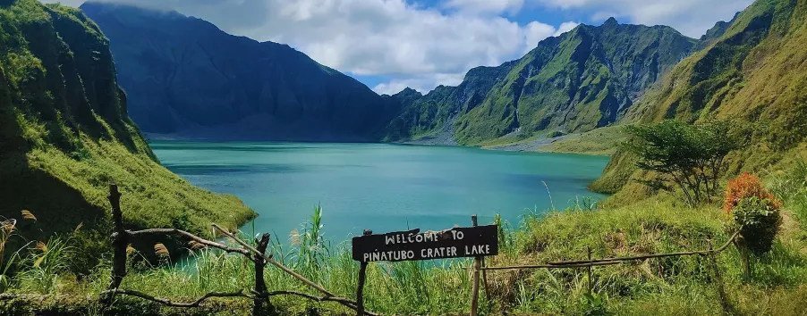 締佳學生前往皮納圖火山實際拍攝